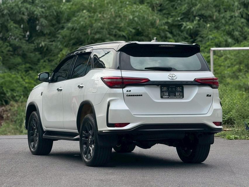 TOYOTA FORTUNER Wagon 4dr Legender 7st Auto 6sp RWD 2.8DCT 4WD รุ่นพิเศษ 60th AnniversaryY2022. สีขาว ออโต้