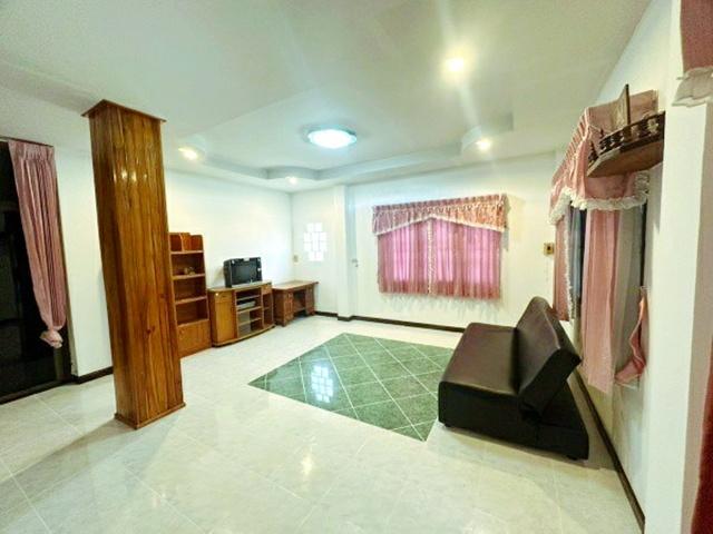 เช่า บ้านเดี่ยว 2 หลัง เครื่องใช้ไฟฟ้าครบ 6นอน แม็คโคร พิษณุโลก 2.2 กม.หรูหรา 200 ตร.วา. 600 ตร.ม. ม.นเรศวร 3 กม. 6น้ำ 3 6