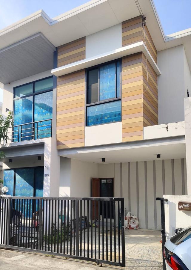 บ้านเดี่ยวสไตล์บ้านแฝดสองชั้น 1