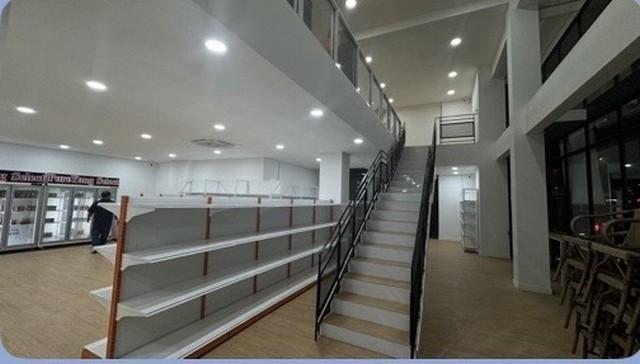 ให้เช่าโชว์รูม 2 ชั้น 260 ตรม. ใต้โรงแรม สไตล์ลอฟ ถนนเอกมัย ซอยสุขุมวิท 63 ใกล้ห้างดองกี้ 5