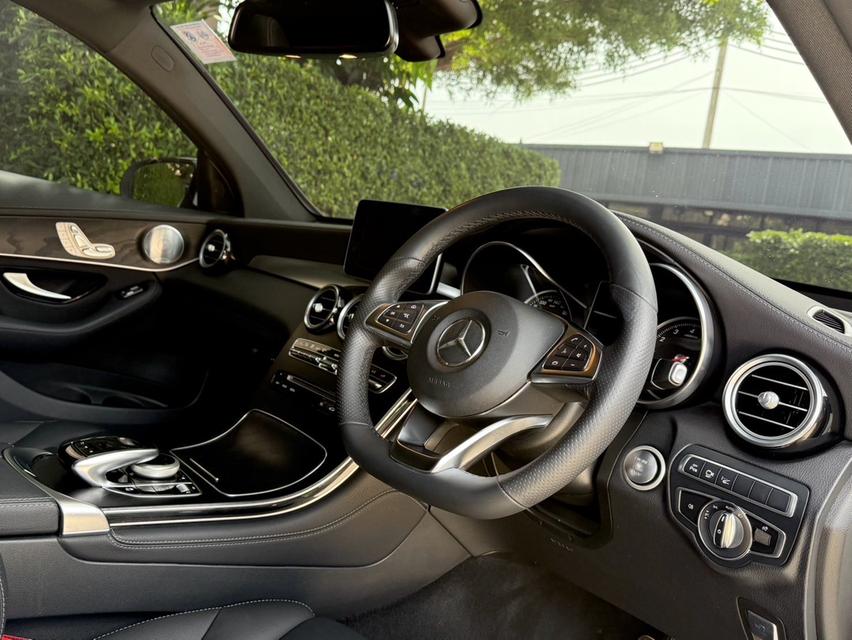 2020 BENZ GLC 250 COUPE รถมือเดียวออกป้ายแดง รถวิ่งน้อย เข้าศูนย์ทุกระยะ รถไม่เคยมีอุบัติเหตุครับ 10