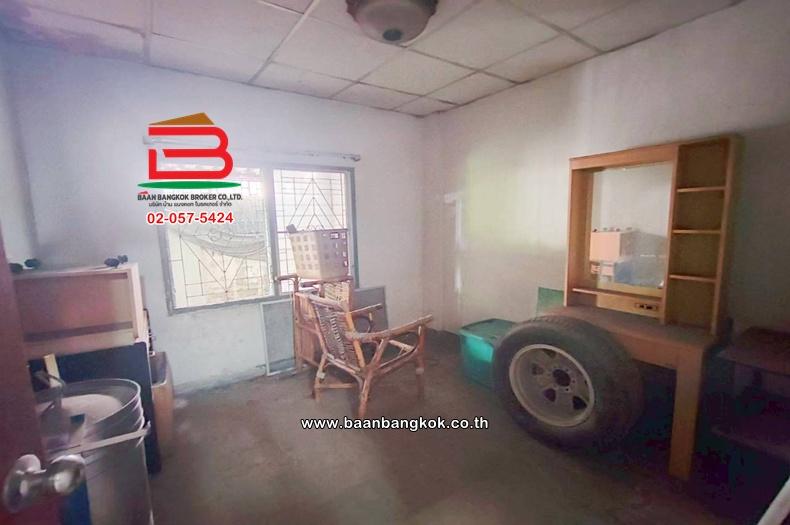 ทาวน์โฮม เนื้อที่ 36.3 ตร.ว. หมู่บ้านประยูรทอง 8 (สุขาภิบาล 5 ซอย 12/1), ใกล้เพลินนารี่มอลล์ ถนนสุขาภิบาล 5 แขวงท่าแร้ง เขตบางเขน 5