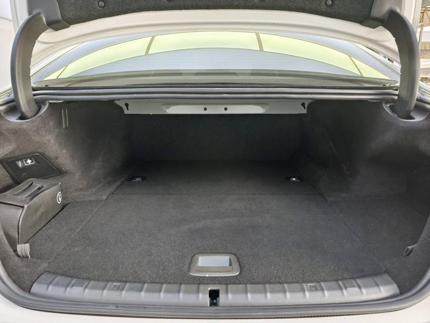 BMW 530e Elite Plug-in Hybrid 2019 19