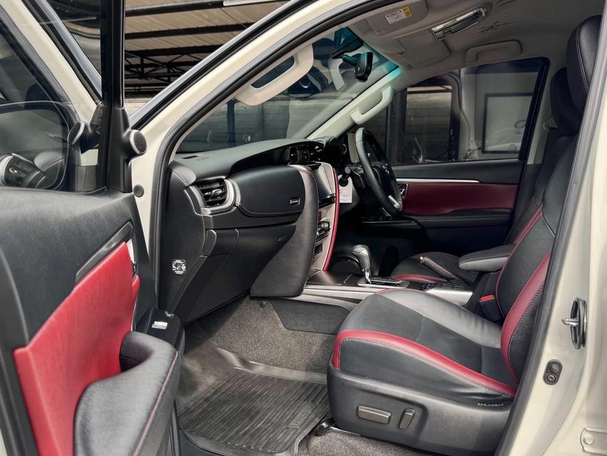 TOYOTA FORTUNER Commander 2.4 V 2WD AT (Year 2022) รูปที่ 6