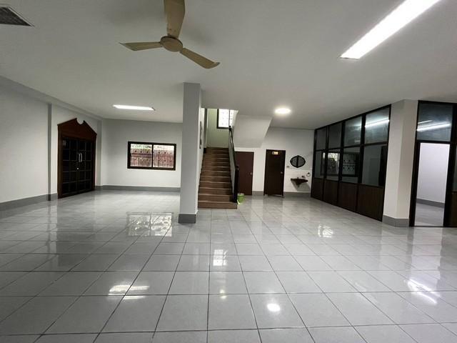 PB5998 ให้เช่าโฮมออฟฟิศ ตึกStand alone 4 ชั้น  เนื้อที่ใช้สอย 1100 ตรม. ทำเลซอยรัชดาภิเษก3 ใกล้ MRT พระราม 9 ใกล้ MRTศูนย์วัฒนธรรมแห่งประเทศไทย 4