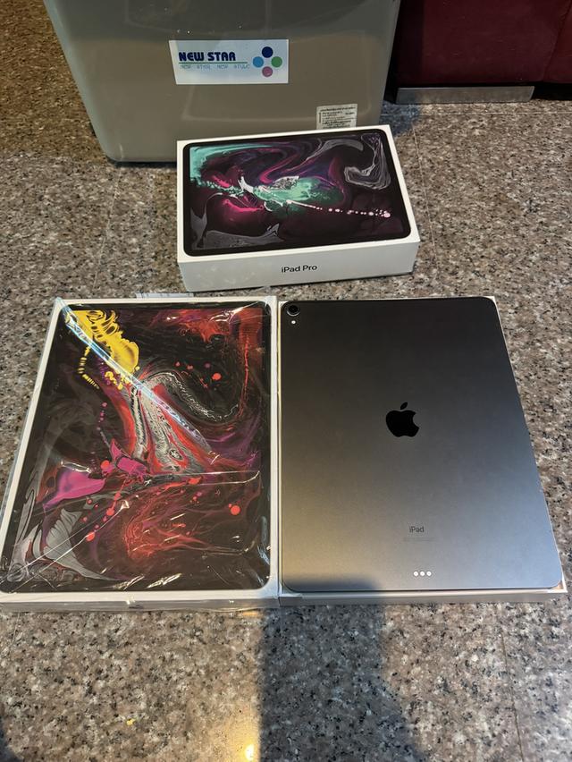 ขายiPadPro12.9สีดำ256กิ๊กสูนTrueมีกล่องอีมี่ตรงสวยๆใช้งานดีทุกๆฟังชั่นถูกๆ