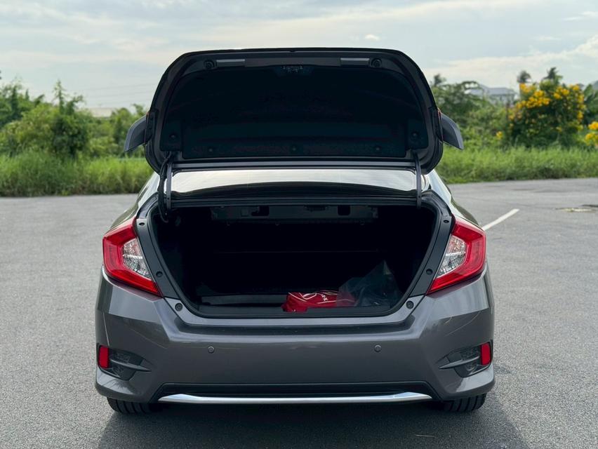 Honda Civic FC 1.8 E CVT (MNC) 2020. สีเทา ออโต้ มือเดียว