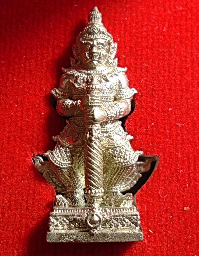 รูปหล่อ ท้าวเวสสุวรรณ เนื้อ อัลปาก้า รุ่นยกฐานะทองนำโชค หลวงพ่อทอง วัดบ้านไร่ จังหวัดนครราชสีมา ศิษย์หลวงพ่อคูณ (มีโค้ดและหมายเลข) รูปที่ 4