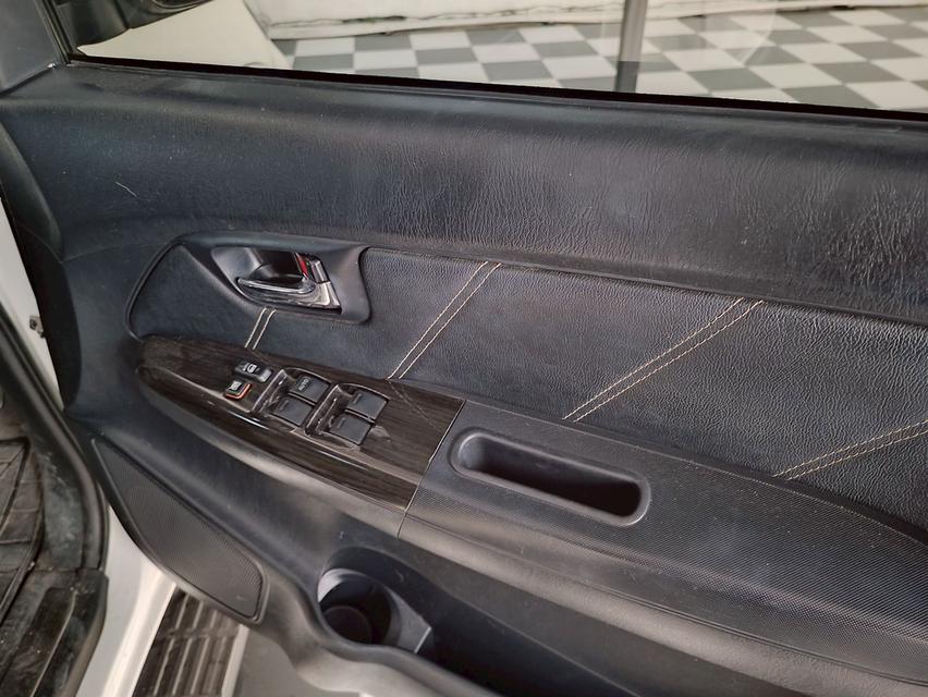 TOYOTA FORTUNER 3.0 V CHAMP .4WD.ภายในสีดำ ปี 2014/2015เกียร์ออโต้ 8