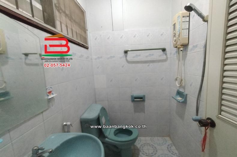 ทาวน์เฮาส์ เนื้อที่ 23 ตร.ว. หมู่บ้านพิธิพันธ์วิลล่า (ซอยพหลโยธิน 52 แยก 39) ใกล้BTSสะพานใหม่ ถนนพหลโยธิน แขวงคลองถนน เขตสายไหม 12