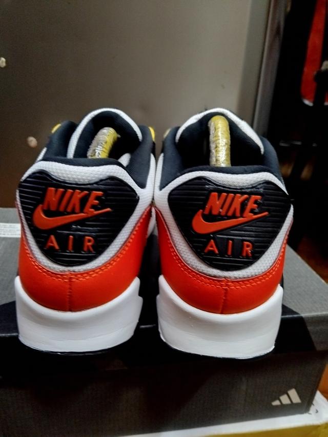NIKE AIR MAX 90 CRIMSONEUR 42.5/27สวยใหม่ทั้งลำไร้ตำหนิสภาพ90%บวก บวก750ค่าส่ง50 รูปย่อยที่ 4
