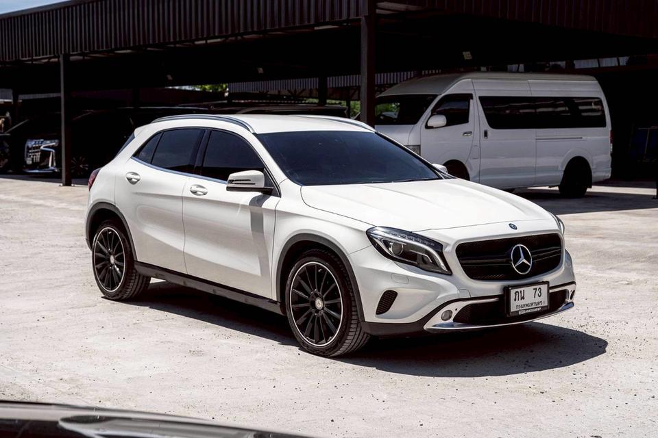 (แจ้งรหัสรถ 67GG2010) Mercedes Benz GLA200 ปี 2016