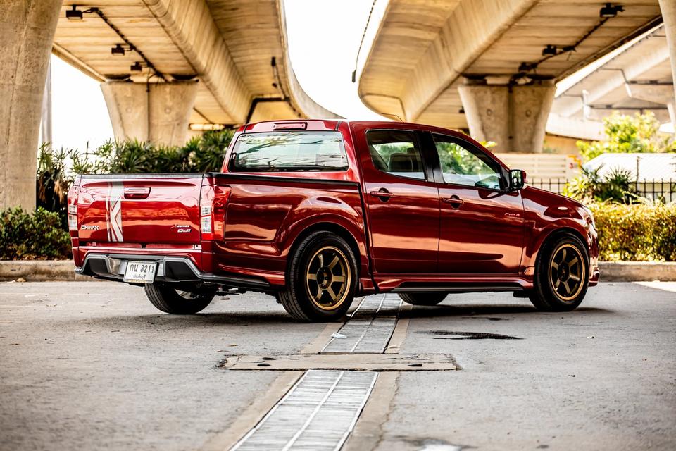 ISUZU D-MAX 1.9 ddi-Z X-series Cab4 ปี 2019 สีแดง มือเดียวป้ายแดง 6