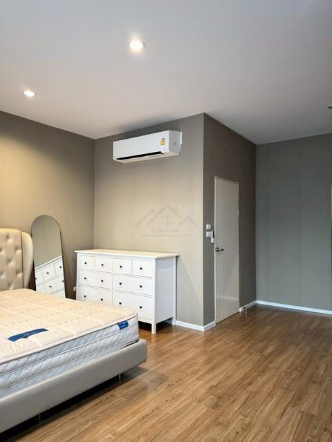 ขาย เช่าทาวน์โฮม 3 ชั้น โครงการ บ้านกลางเมือง ลาดพร้าว-เสรีไทย 52 ใกล้ทางด่วน กาญจนา-มอเตอร์เวย์ พร้อมเข้าอยู่ 12