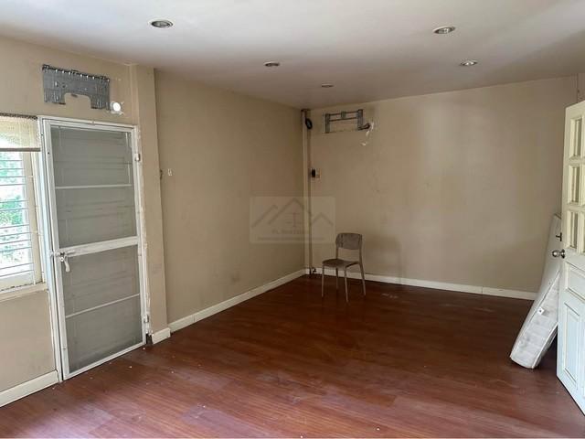 ขายที่ดินพร้อมสิ่งปลูกสร้าง 77 ตรว. สุขุมวิท 71 เข้าได้ทั้งซอย ปรีดีย์ 26 และ ปรีดีย์พนมยงค์ 42 ใกล้ BTS พระโขนง 8