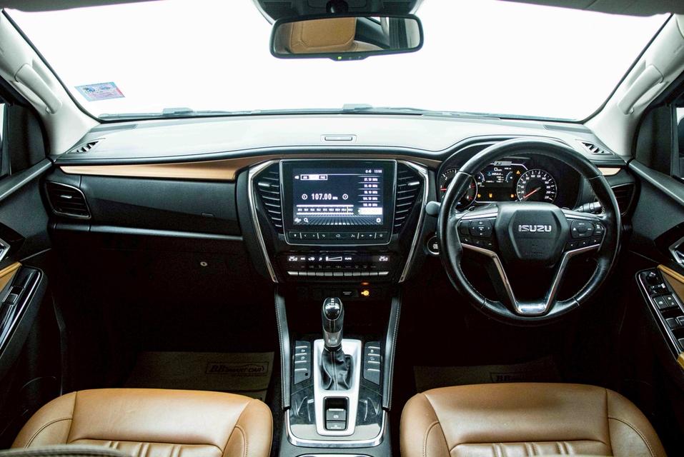 ð ISUZU MU-X 3.0 ULTIMATE 2WD AT āļāļĩ 2021 āļĢāļđāļāļāļĩāđ 7