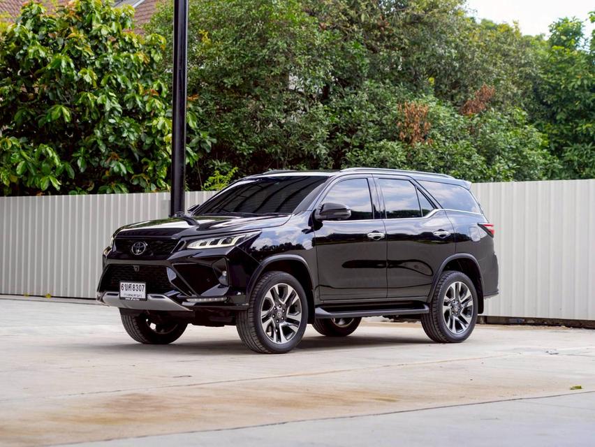 Toyota Fortuner 2.8 Legender 4WD ปีจด 2021