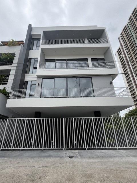 ขาย โฮมออฟฟิศ 5 ชั้น พระราม 9 ซอย 7 รวมดาดฟ้า พร้อมลิฟท์ สไตล์ Modern Luxury ใจกลางพระราม 9 หลัง Central พระราม9 เดินถึง MRT พระราม 9 1