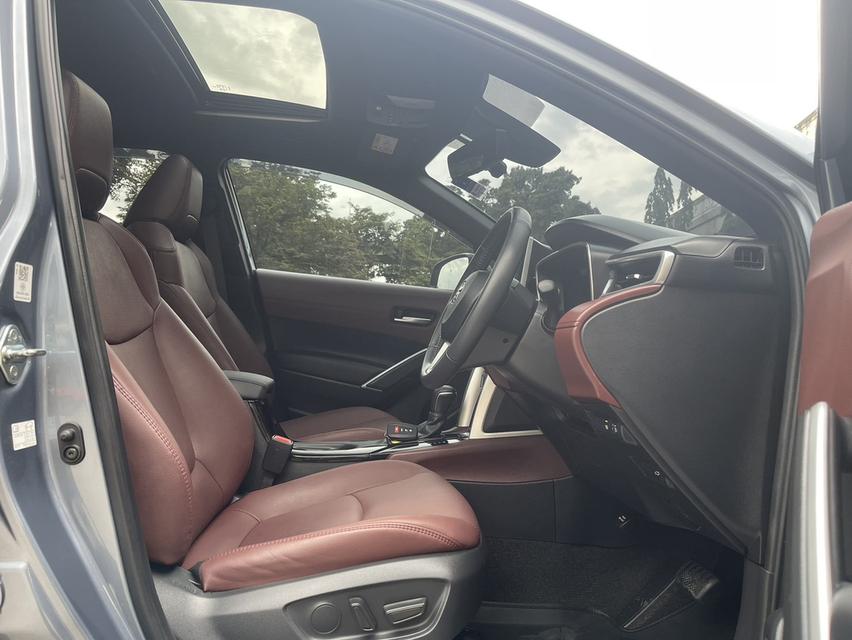 TOYOTA CROSS 1.8 HYBRID PREMIUM Safety Sunroof 2023 11