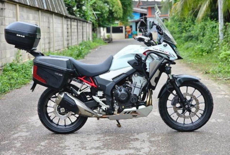 Honda CB500X สีขาว 1