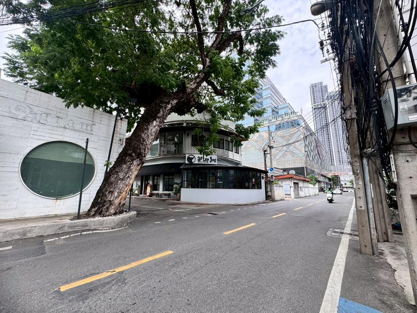 ให้เช่าพื้นที่ ซอยทองหล่อ 13 ทำเลดี เหมาะทำร้านดอกไม้หรือธุรกิจขนาดเล็ก (N.1800) 2