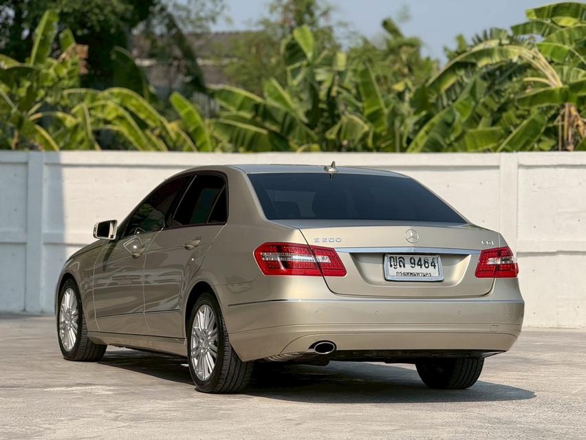 2011 BENZ E-CLASS, E200 CGI Avantgardeโฉม W212 ปี10-16 สีน้ำตาล รูปย่อยที่ 3