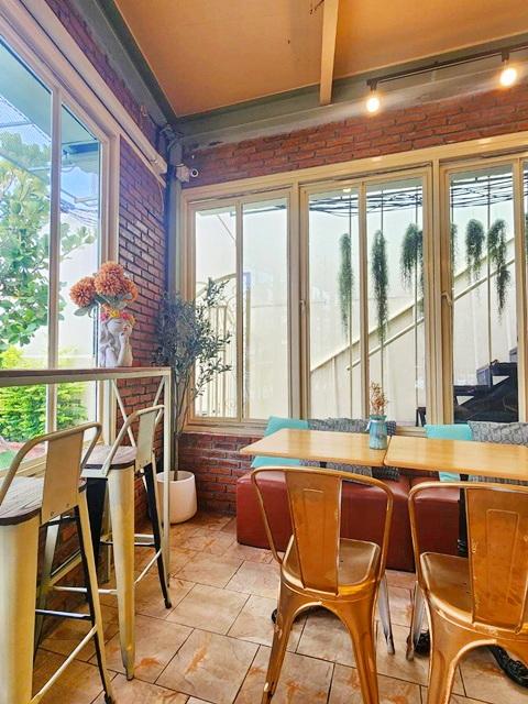 ร้านอาหาร โชว์รูม 120 ตรว. ให้เช่าร้าน คาเฟ่ Romantic Garden-Floral Cafe 450ตรม. ทุ่งครุ 5