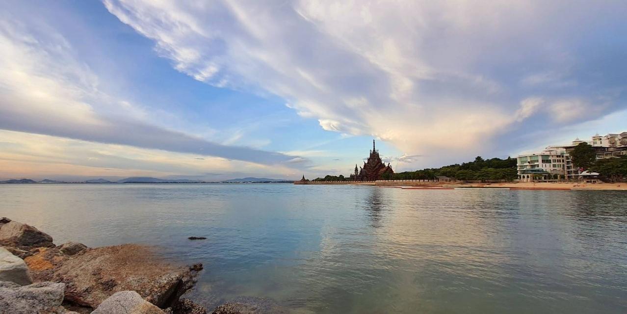 ขายคอนโดพัทยา BEACHFRONT ️️วิวทะเลติดหาดส่วนตัว 2ห้องนอน 2ห้องน้ำ โครงการ The Sanctuary Wong Amat 8