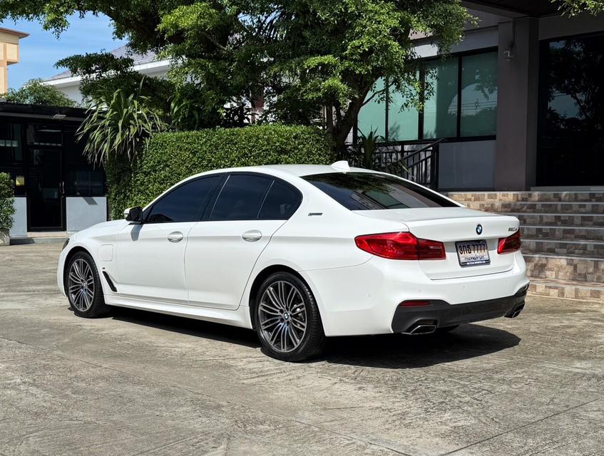 2020 BMW 530e MSPORT รถมือเดียวออกป้ายแดง รถวิ่งน้อย รถเข้าศูนย์ตามระยะ ไม่เคยมีอุบัติเหตุครับ 6