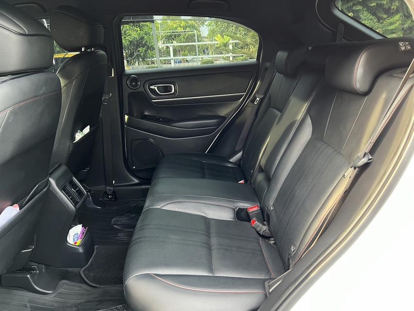  ปี2022/23 Honda HR-V 1.5 e:HEV RS รุ่นท็อปสุด รถบ้าน มือเดียว เข้าศูนย์ฮอนด้าทุกระยะ 17