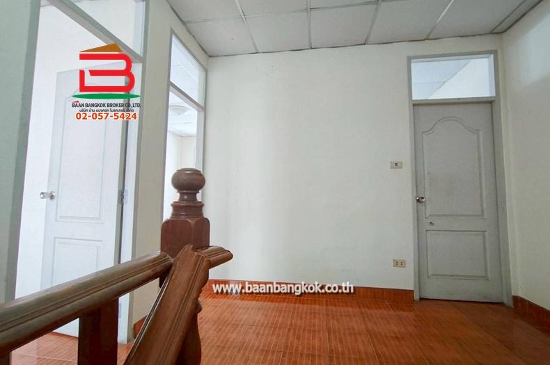 ทาวน์เฮาส์ หมู่บ้าน อยู่เจริญ 4 เนื้อที่ 23.2 ตรว. ถนนลำลูกกา ต.ลาดสวาย อ.ลำลูกกา จ.ปทุมธานี 5