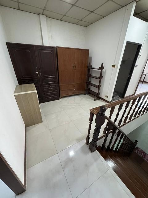 ให้เช่าทาวเฮ้าส์ 2 ชั้น 2 หลัง (ทะลุกัน) 216 ตรม. 4 ห้องนอน ซอยรามอินทรา 34 ติดเลียบด่วนรามอินทรา และ ถนนรามอินทรา 3