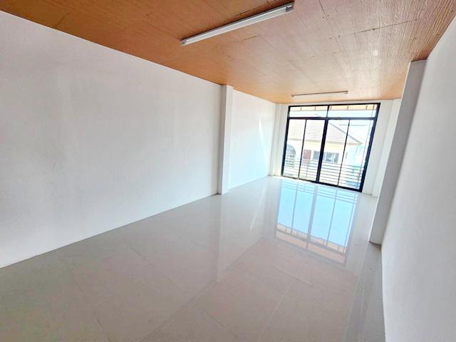 แฟชั่น 2.2กม. โชว์รูมด้านล่าง 402ตรม. ตลาดปัฐวิกรณ์2กม.ให้เช่า โรงแรม 4ชั้น 14แอร์ใหม่ 5จอดรถ นวมินทร์65-81 MRTบางกะปิ 2 4