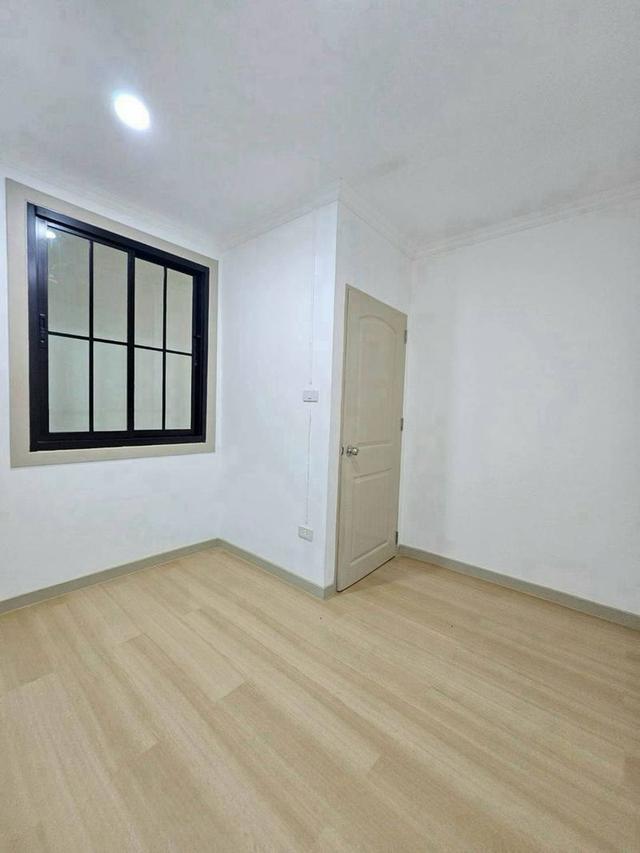 🔥 🏡 ✦ บ้านสวยพร้อมอยู่ ทำเลดี! ✦ 🏡 🔥 ขายทาวน์เฮาส์รีโนเวทใหม่ทั้งหลัง พร้อมเข้าอยู่ โซนนนทบุรี ✨ ราคาเพียง 1.59 ล้านบาท! 17