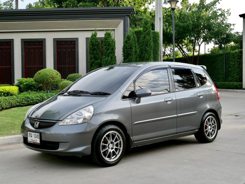 Honda​ Jazz​  GD ปี 2007  รถตีเทิร์นเข้ามา