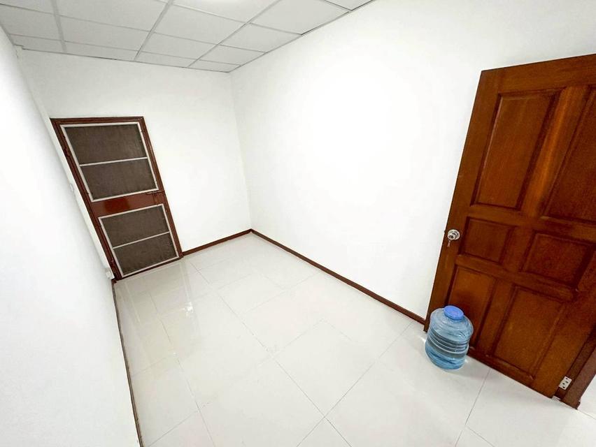 🏡⭐ ให้เช่าด่วน! ทาวน์โฮม 2 ชั้น นิรันดร์ทาวน์โฮม (3 นอน 2 น้ำ 24 ตร.ว.) พร้อมเฟอร์/เครื่องใช้ไฟฟ้าครบ! ใกล้ BTS ปุณณวิถี / MRT สวนหลวง ร.9 🚆 8