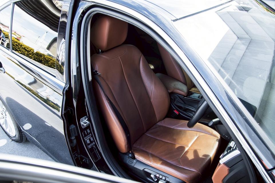 BMW 320d Luxury ปี 2017 ไมล์ 19x,xxx 10