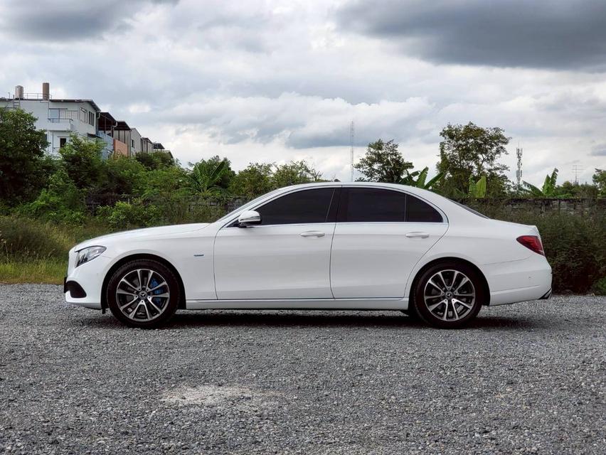 รหัสรถ NC9291 🚘 MERCEDES-BENZ E350e AV ปี 2017