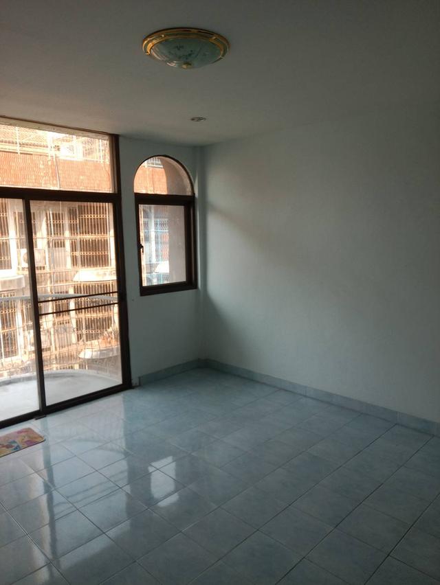 บ้านตึกแถวเชิงพาณิชย์ 8