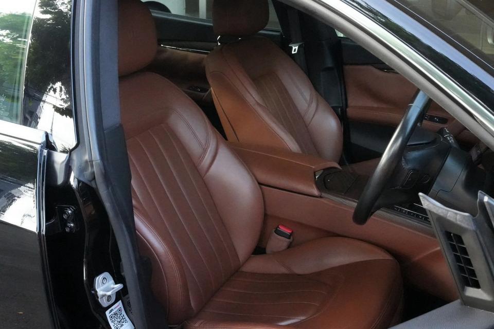 Maserati Quattroporte Diesel 2020 สีดำ รถศูนย์มือเดียว รูปที่ 9