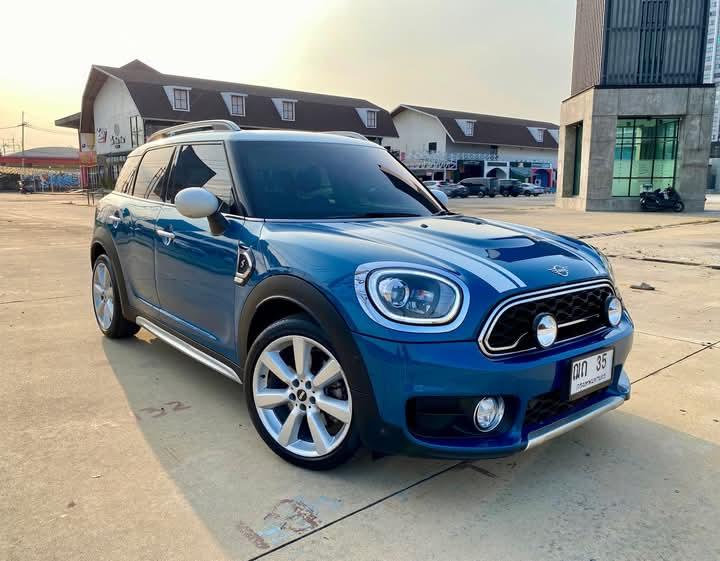 Mini Countryman สีน้ำเงิน