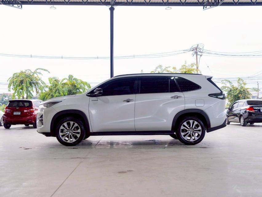 Toyota Innova Zenix 2.0 Hev Premium ปีจด 2024 2