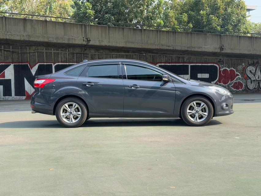 ขายรถ Ford Focus 1.6 4D ปี 2013 สีเทา เกียร์ออโต้ 8