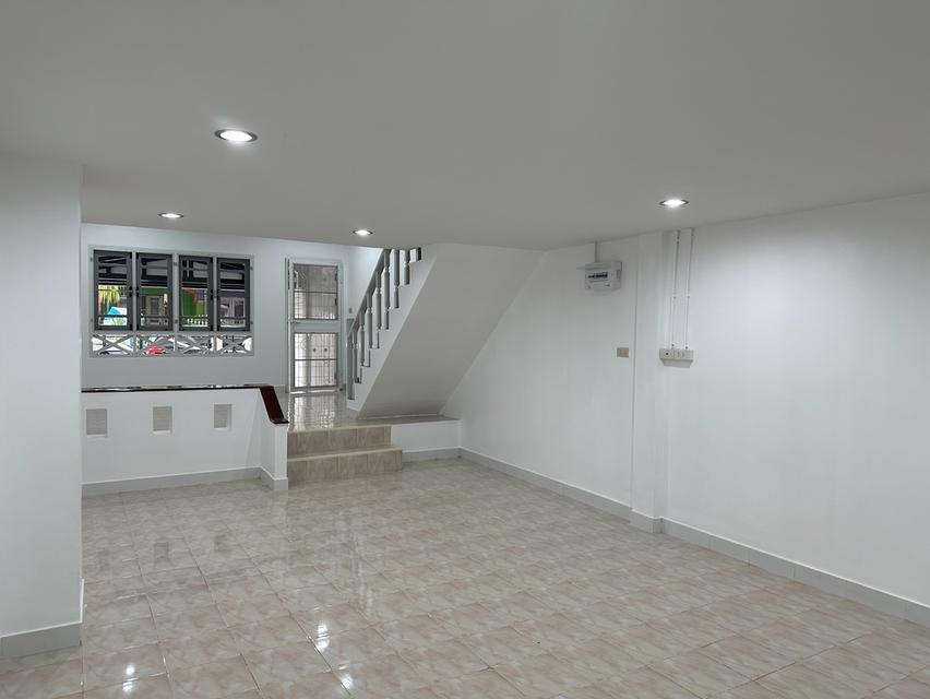 ทาวน์เฮ้าส์ ม.ศุภาวัฒน์ 2