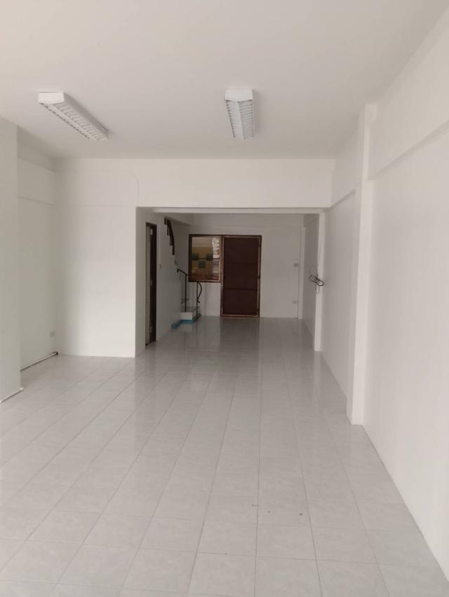 ให้เช่า อาคารพาณิชย์ 2 ชั้นครึ่ง หน้ากว้าง 4 เมตร ย่านรังสิต 3