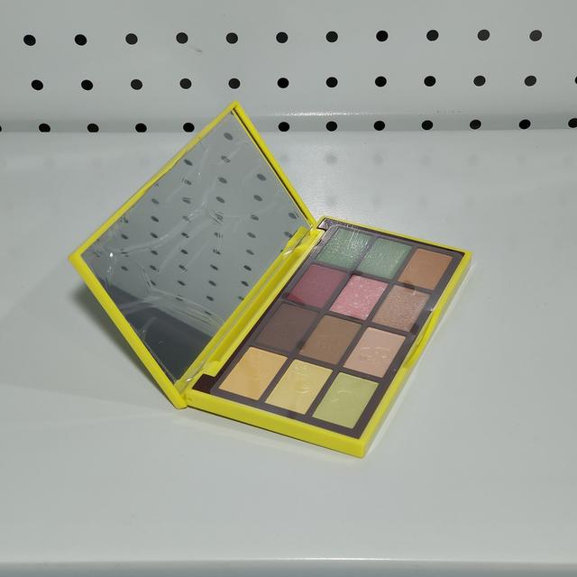 🔥เมคอัพพาเลท Fujike LOOK's Chocolate-like Cosmetics Palette Book" by Takarajimasya, 12-color palette with no discarded colors ยังไม่ผ่านการใช้งาน รูปย่อยที่ 4
