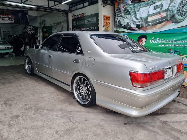 Toyota Crown สภาพดี 4