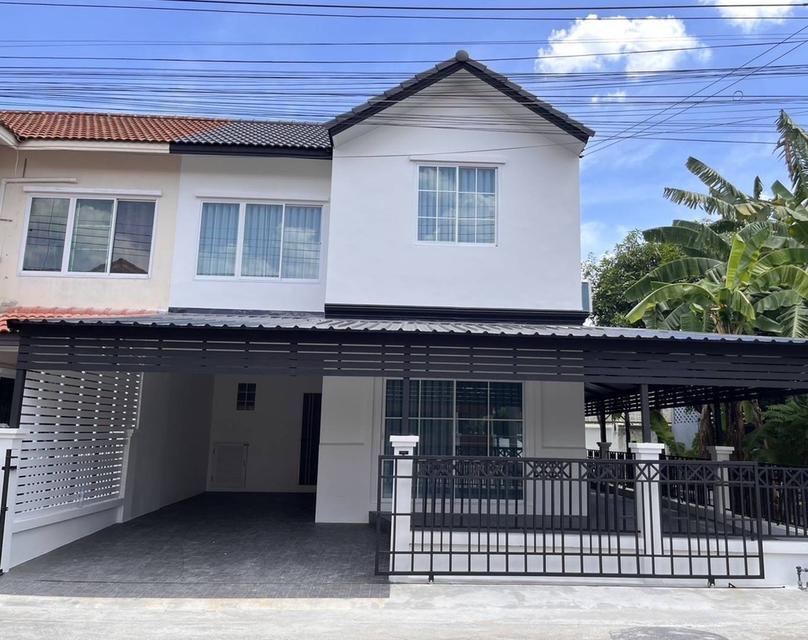 ขายทาวน์โฮม 3 ชั้น 19.4 ตรว. หมู่บ้านเบล็สทาวน์ รามอินทรา 127