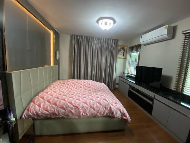 ขายบ้านเดี่ยว 3 ชั้น หมู่บ้าน Casa Grand สุขาภิบาล 5 เนื้อที่ 75 ตร.วา หลังใหญ่แปลงมุม บ้านตกแต่งเฟอร์นิเจอร์ครบพร้อมอยู่  ใกล้ทางด่วนสุขาภิบาล5  5