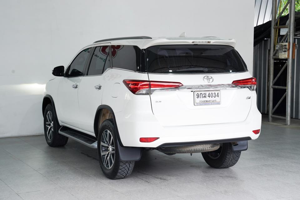 TOYOTA FORTUNER 2.8 V 4WD SIGMA4 AT ปี 2019 สีขาว 3